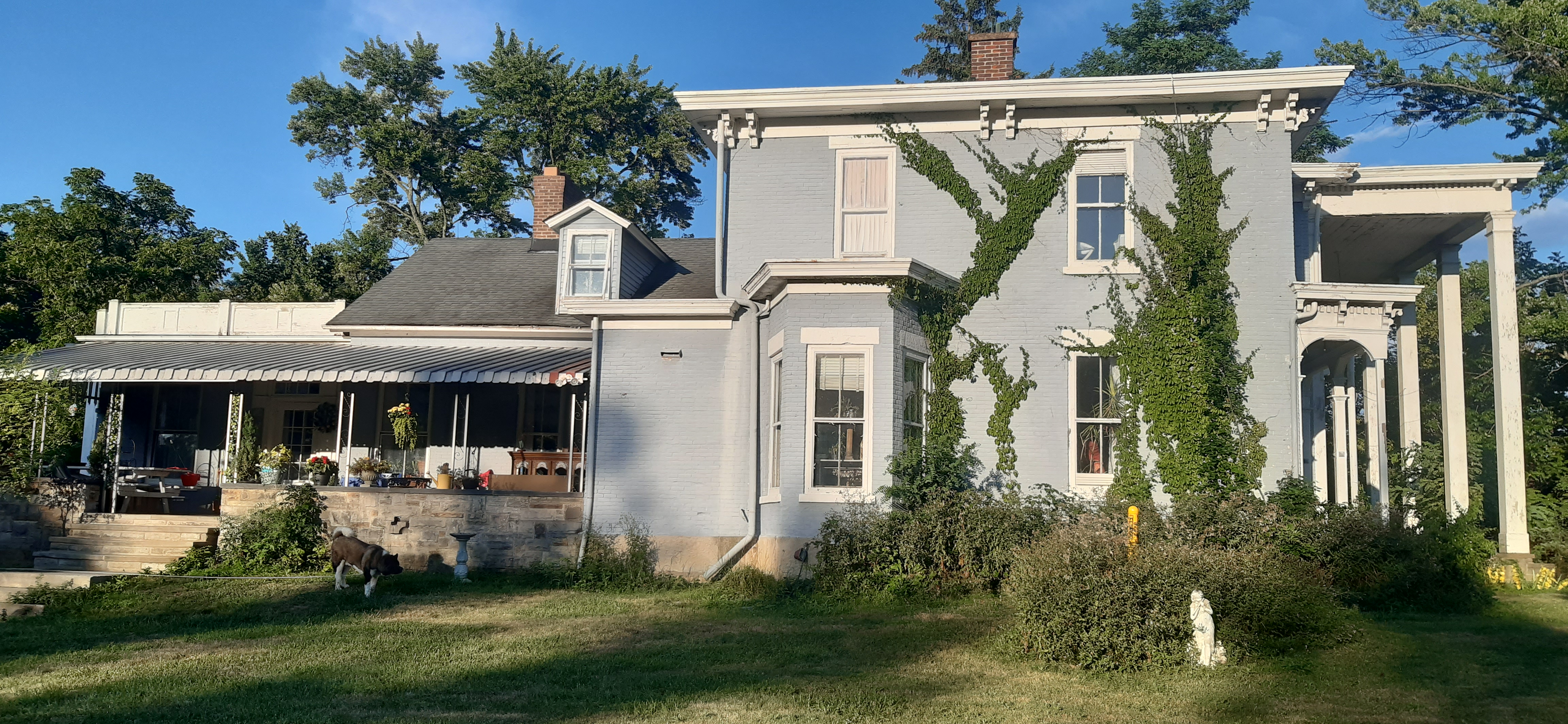 manor_side